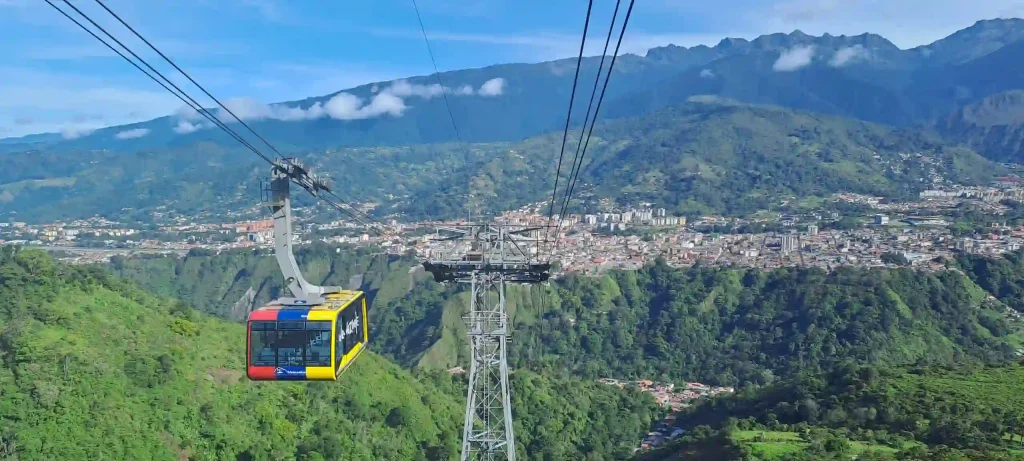 Cómo hacer que su viaje a Mérida en Venezuela sea inolvidable: una guía completa 2 Su viaje a Mérida en Venezuela Vista sistema teleférico Mukumbarí